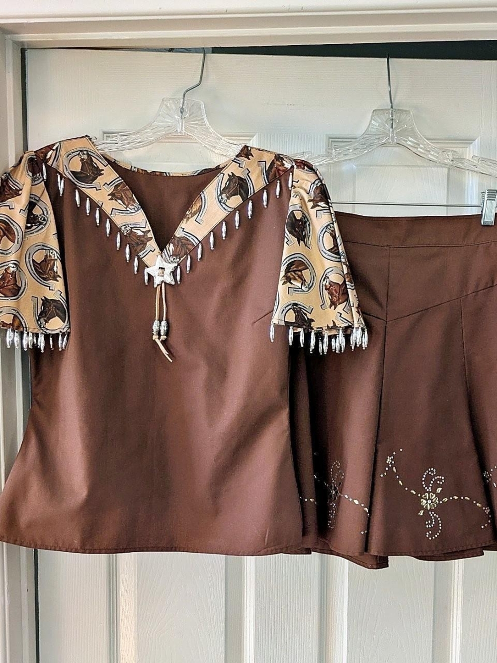 Women's Brown Short-Sleeve V-Neck Tee with Beaded Western Trim